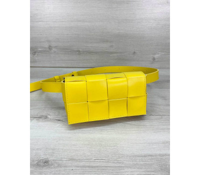 Женская сумка клатч на пояс «Энди» плетеная желтая WeLassie