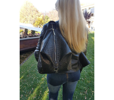 Рюкзак жіночий "Паріс" натуральна шкіра, чорна з тисненням під крокодила