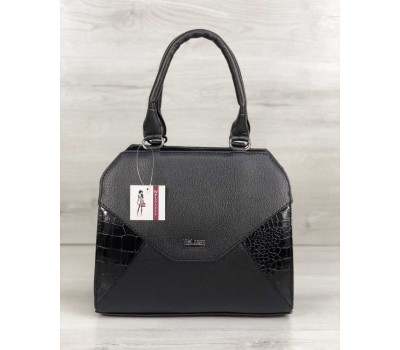 Женская сумка Конверт черного цвета со вставкой черный лаковый крокодил WeLassie