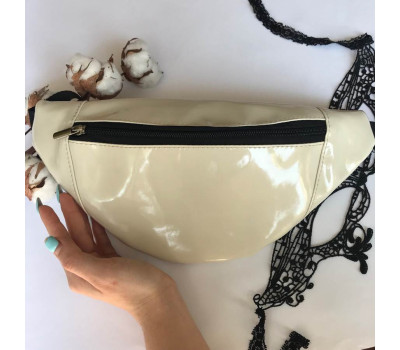 Поясная сумка лаковая бананка Sambag Soho BSH  свелый беж