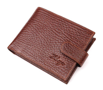 Зручний чоловічий гаманець з хлястиком із натуральної шкіри KARYA 21088 Світло-коричневий