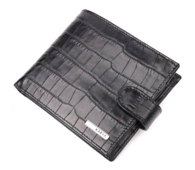 Горизонтальное узкое портмоне с хлястиком из натуральной фактурной кожи под крокодила KARYA 21089 Черный