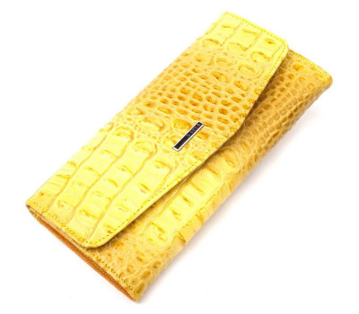 Горизонтальний жіночий гаманець із клапаном із фактурної шкіри під крокодила KARYA 21108 Жовтий