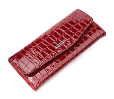 Красивий жіночий гаманець з клапаном із фактурної шкіри під крокодила KARYA 21115 Червоний