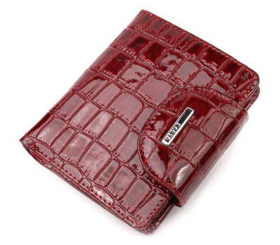 Відмінний жіночий гаманець з натуральної лакованої шкіри з тисненням під крокодила KARYA 21124 Червоний