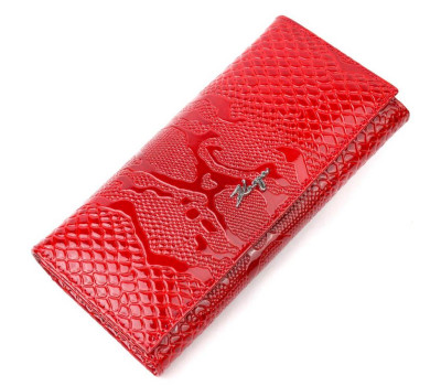 Лакований горизонтальний гаманець з натуральної шкіри з тисненням під змію KARYA 21167 Червоний