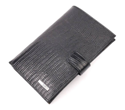 Лаковане чоловіче портмоне з хлястиком із натуральної фактурної шкіри KARYA 21191 Чорний