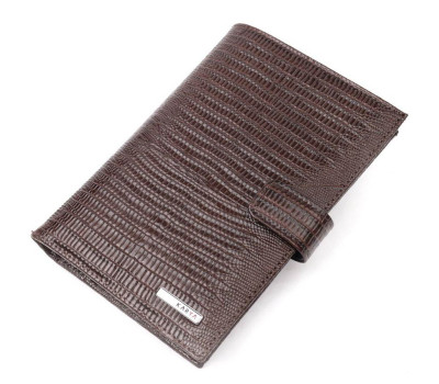 Лаковане чоловіче портмоне з хлястиком із натуральної фактурної шкіри KARYA 21194 Коричневий