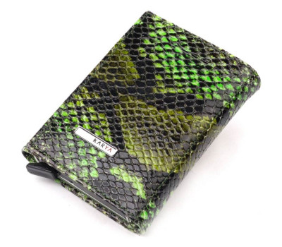 Лакована візитниця з натуральної фактурної шкіри під змію KARYA 20987 Зелений
