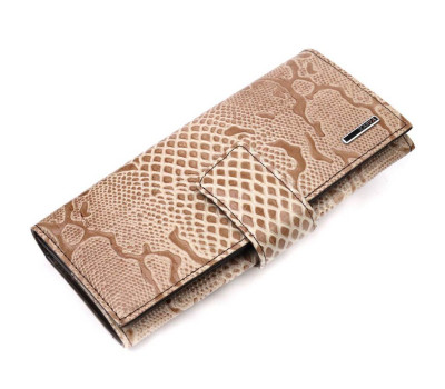 Лакированый женский кошелек из натуральной фактурной кожи KARYA 21026 Бежевый
