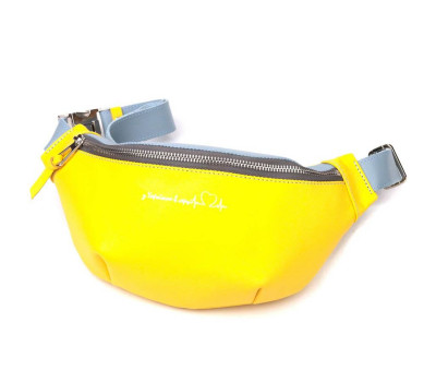 Патриотическая кожаная сумка-бананка комби двух цветов Сердце GRANDE PELLE 16760 Желто-голубая