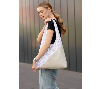 Жіноча сумка Sambag HOBO M біла з квітковим принтом