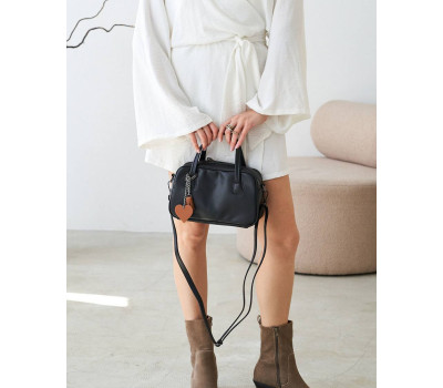 Жіноча сумка «Камерон» чорна WeLassie