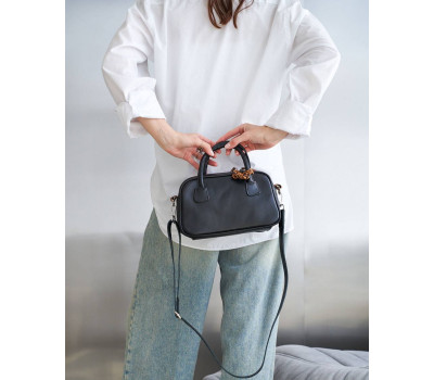 Шкіряна жіноча сумка «Камерон» чорна WeLassie