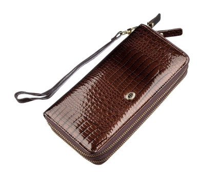 Жіночий лаковий клатч ST Leather 18908 Коричневий