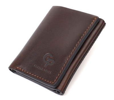 Зручний чоловічий гаманець у три складання GRANDE PELLE 16787 Темно-коричневий