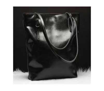 Чорна жіноча шкіряна сумка Grays GR-1230A