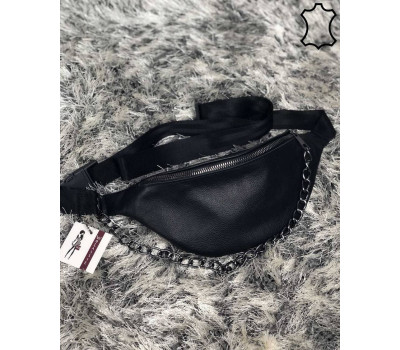 Жіноча шкіряна сумка Бананка з ланцюжком чорного кольору WeLassie