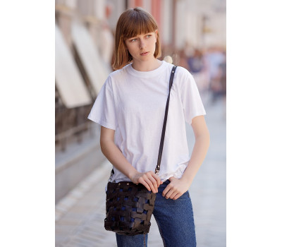 Шкіряна плетена жіноча сумка Пазл M чорна Crazy Horse - BN-BAG-32-g-kr BlankNote