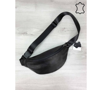 Шкіряна сумка Бананка чорного кольору WeLassie